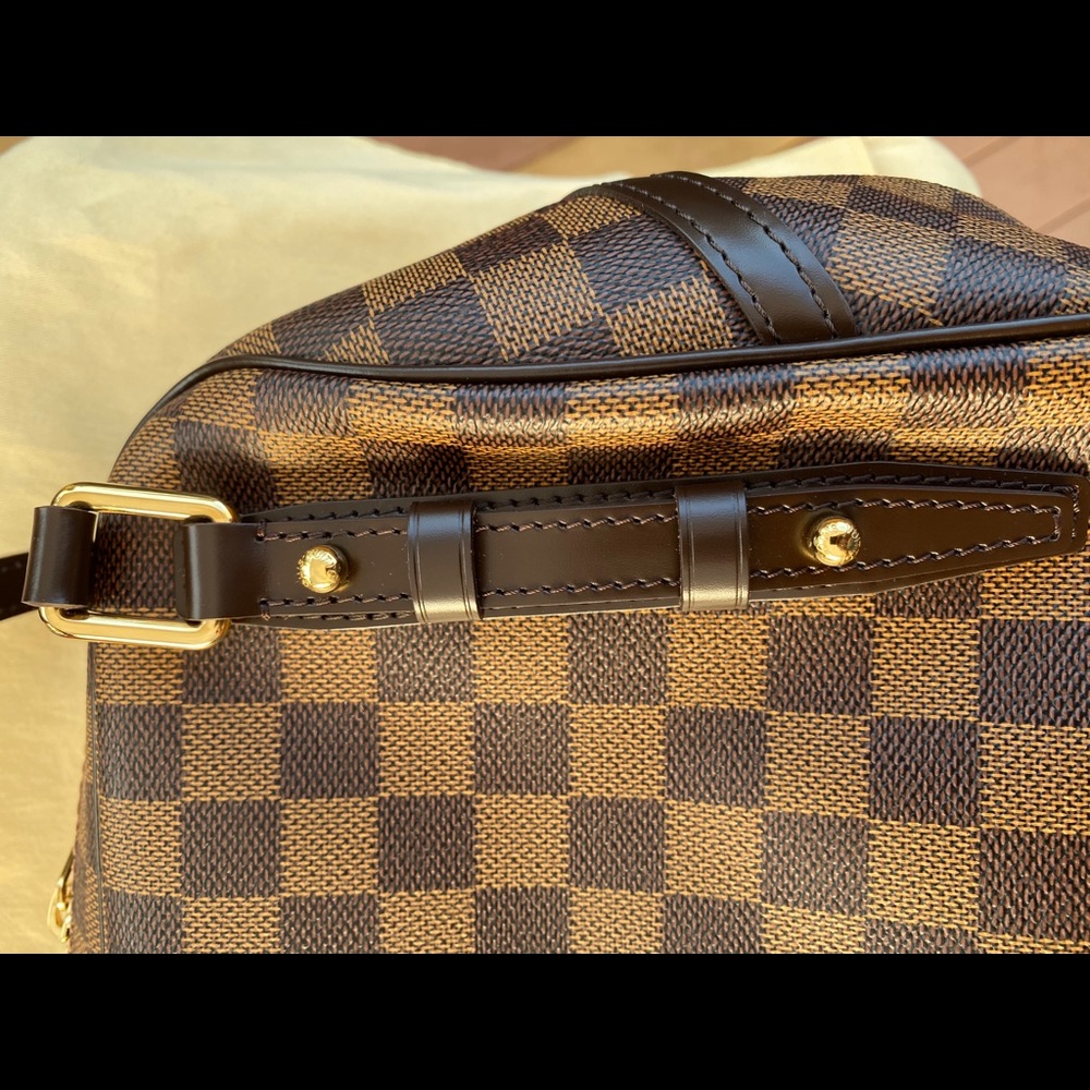 Louis Vuitton Rivington - Picture 8 of 12